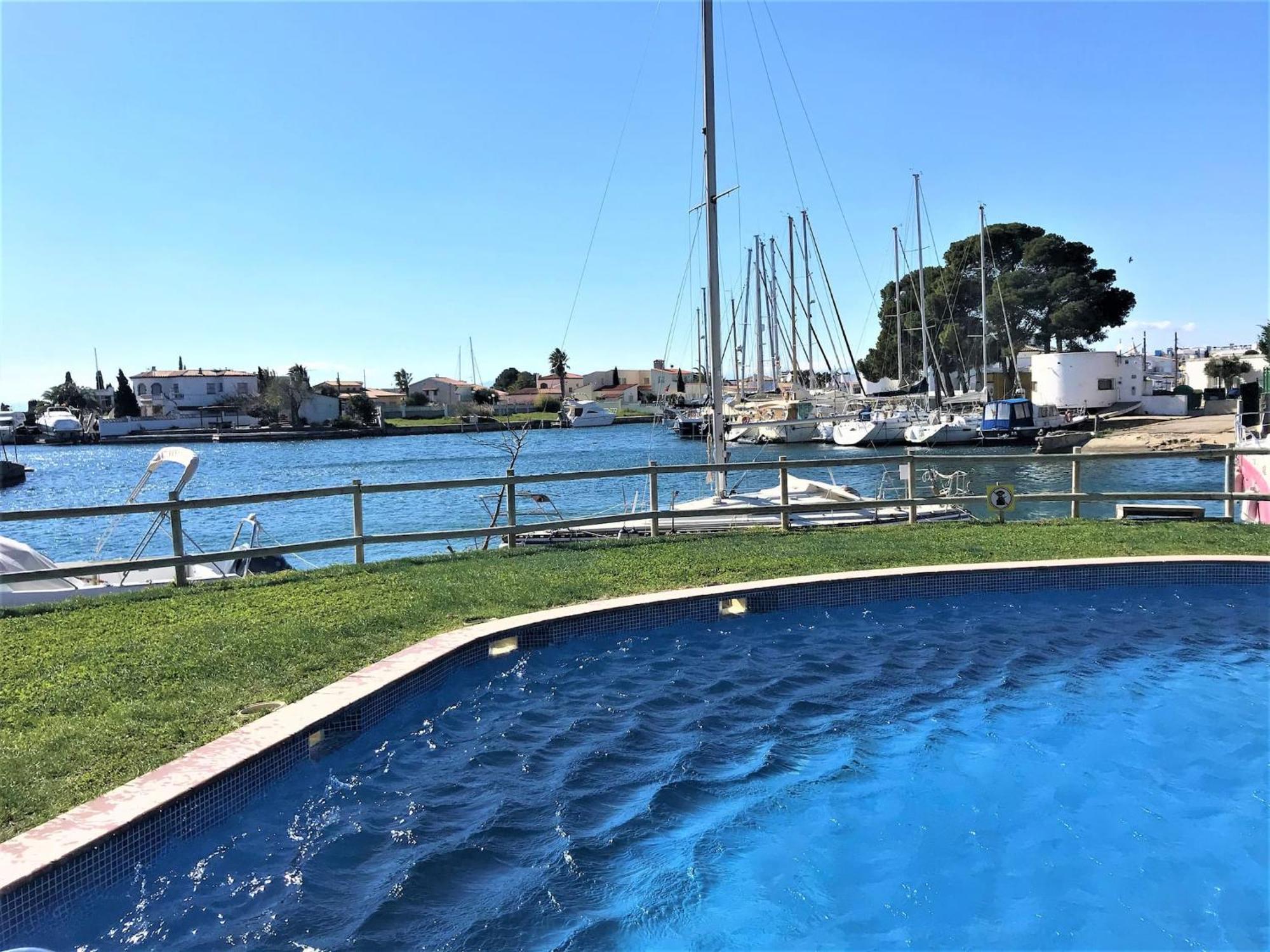 Apartamento En Roses Con Vistas Al Canal Y Piscina Av-52 Kültér fotó