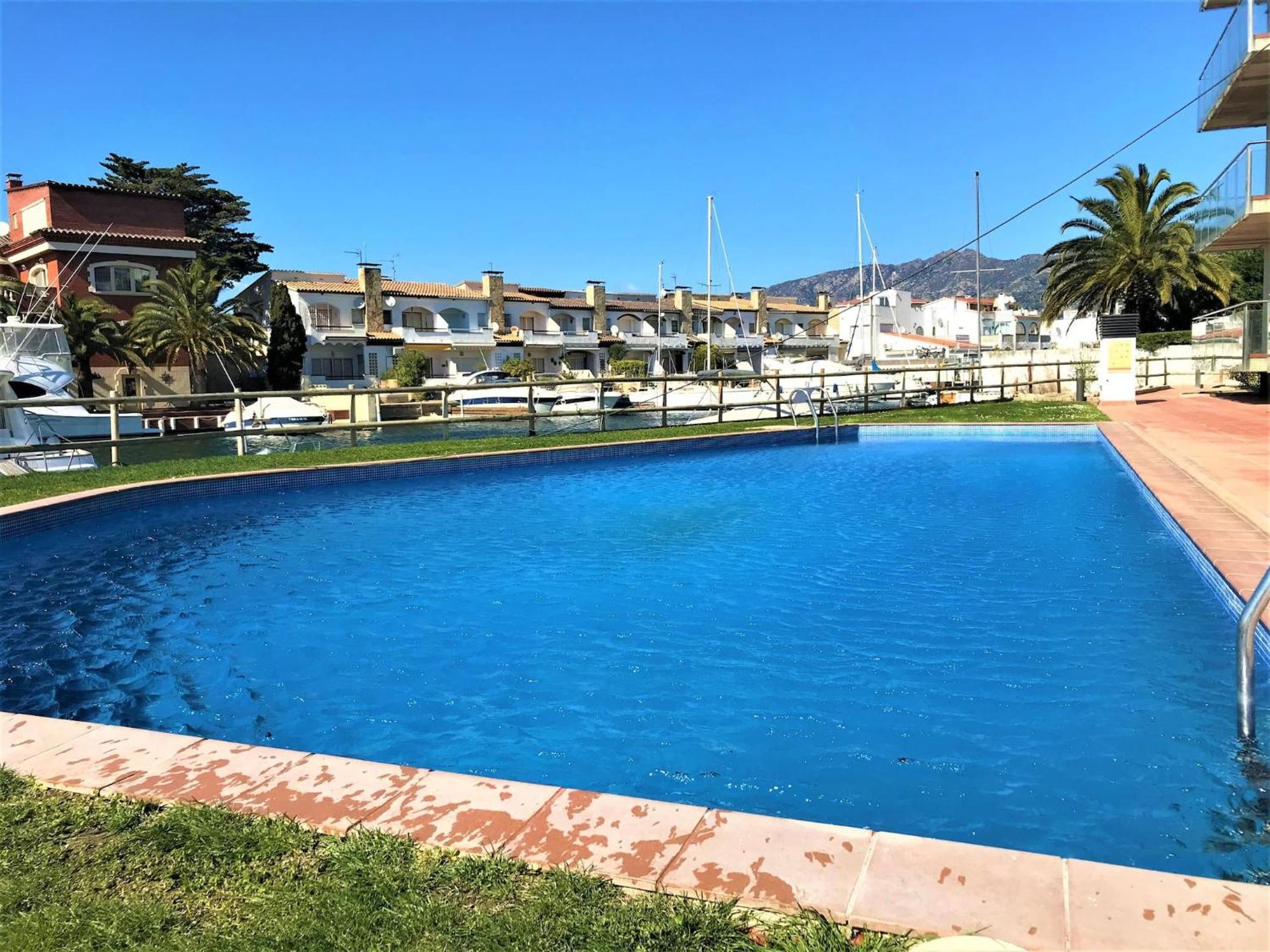 Apartamento En Roses Con Vistas Al Canal Y Piscina Av-52 Kültér fotó
